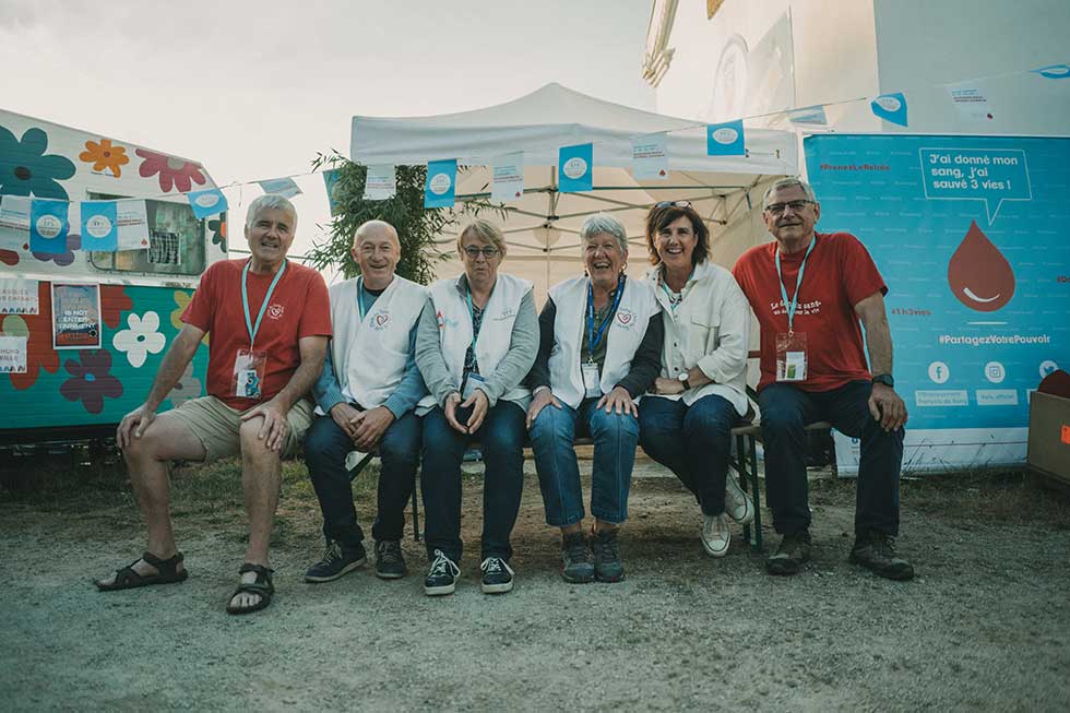 Bénévoles don du sang au festival pour l'action et la prévention Finistère